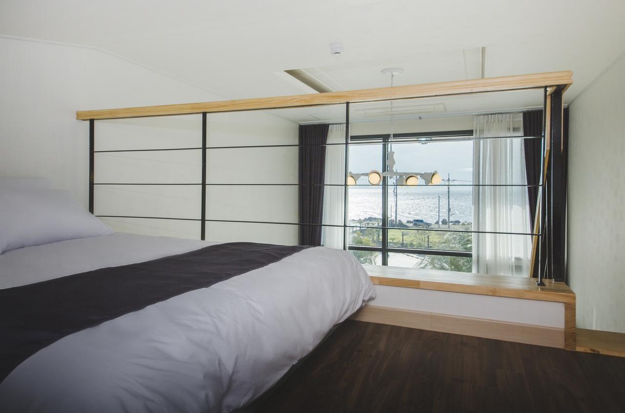 J Raum Resort Seogwipo Exteriör bild